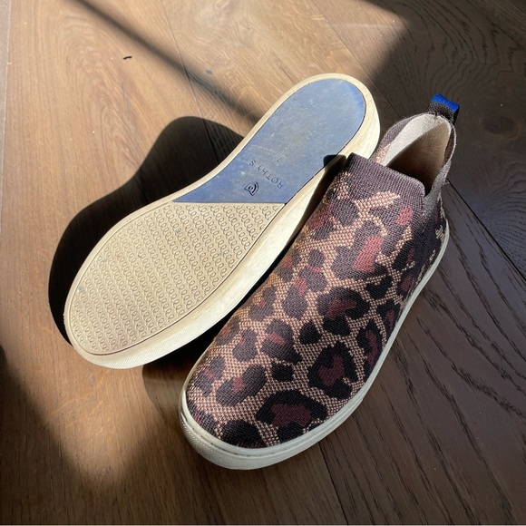 Rothys Chelsea Sneaker - Retired Print! - Picture 1 of 3